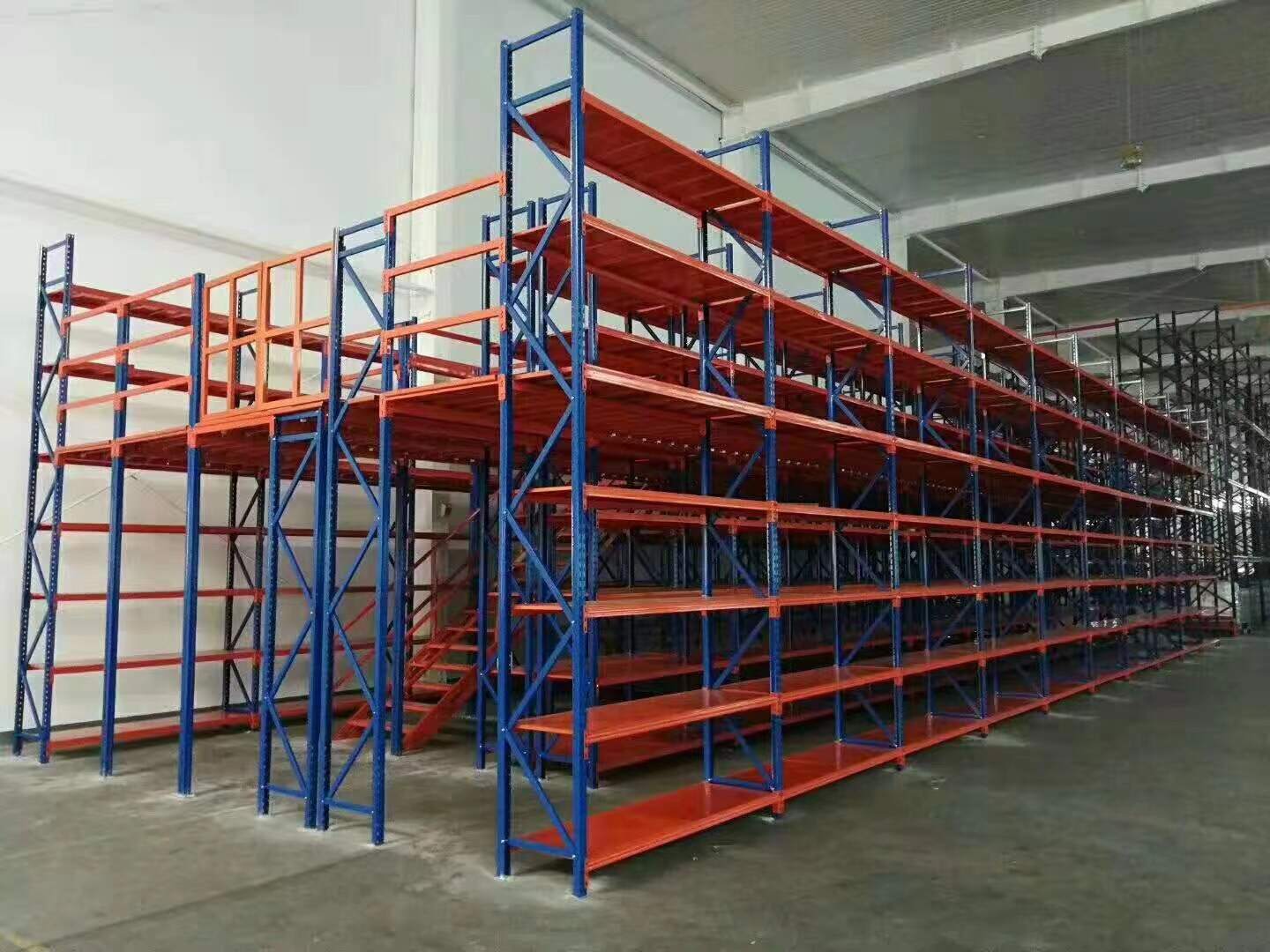 谁说阁楼平台搭建没有规范的,东佰巨货架厂的六大设计与搭建规范