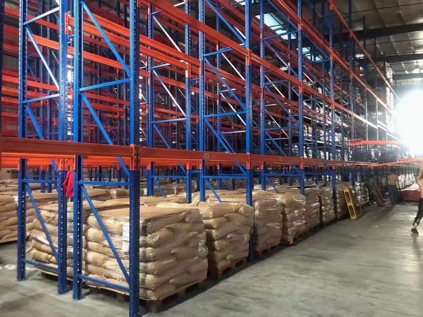 重型货架是如何成为提升仓储空间的首选呢?