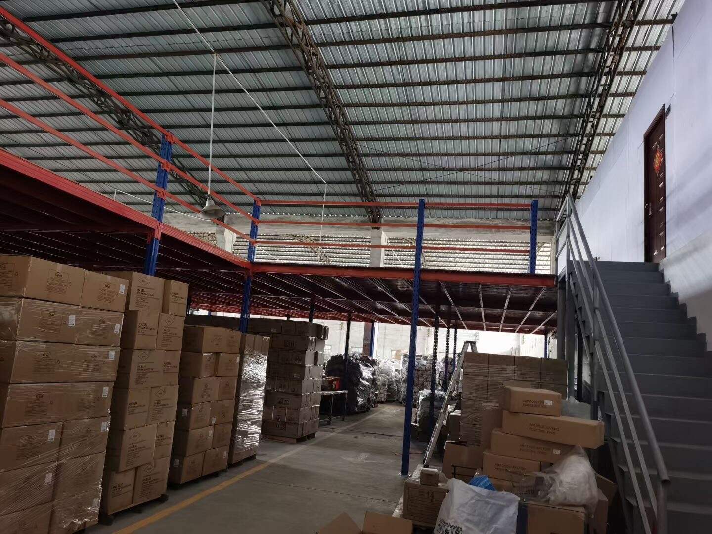 如何锁定高性价比的仓储货架呢?东佰巨货架厂只需3招