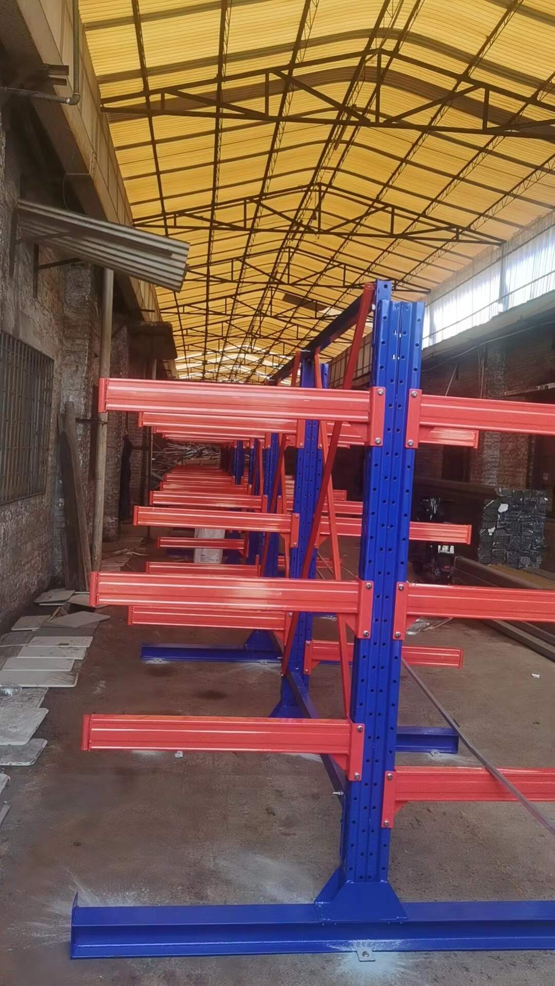 家具厂板材存储难,东佰巨悬臂式货架帮您解决仓储难问题