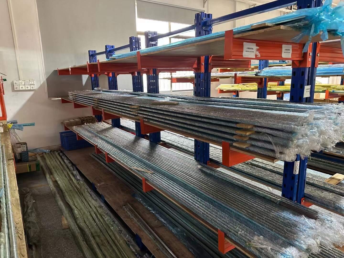 悬臂式货架为什么合适寄存长料的货品 ,佛山东佰巨仓储货架生产厂家